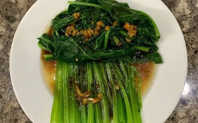 5 không khi ăn loại rau "giàu dinh dưỡng nhất hành tinh", Việt Nam bán rẻ như cho