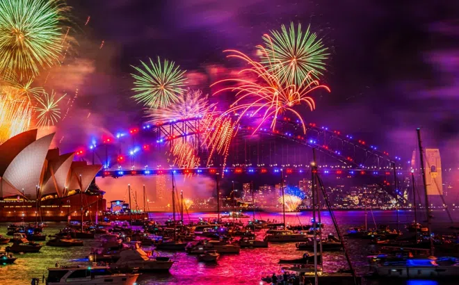 Clip: Màn bắn pháo hoa mãn nhãn chào năm mới tại Sydney thu hút 500 triệu người theo dõi