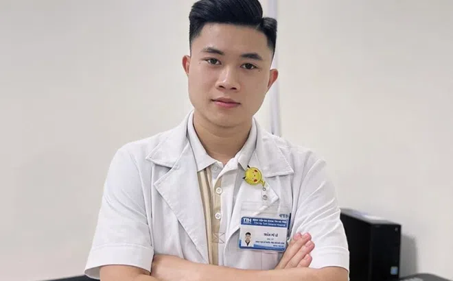 Không phải nghệ danh, đây là cái tên thật 100% của bác sĩ ở Hà Tĩnh khiến ai nghe xong cũng "sốc"