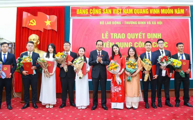 Từ 1/3/2026: Cách xếp lương mới cho người trúng tuyển công chức được quy định ra sao?