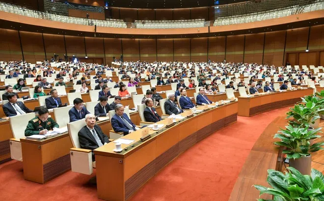 Đằng sau quyết định giữ lương cơ sở 2,34 triệu đồng của Quốc hội là con số ngân sách “khổng lồ”