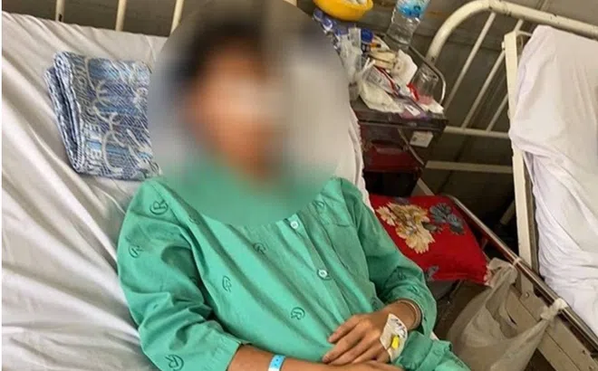 TP.HCM: Nam sinh lớp 11 bị đánh hội đồng gãy mũi ngay sau giờ tan học