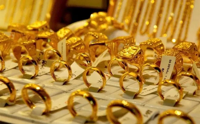 Giá vàng đồng loạt lao dốc: Vàng miếng SJC mất 7,5 triệu/lượng chỉ trong vài giờ