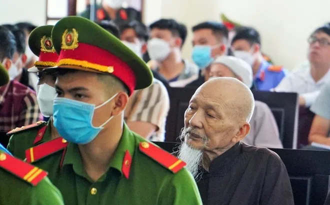 Vì sao hoãn phiên tòa xét xử ông Lê Tùng Vân và đồng phạm?