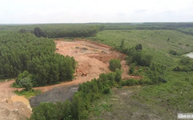 Đồng Nai: Một mỏ đất không phép rộng hàng chục hecta ngang nhiên hoạt động