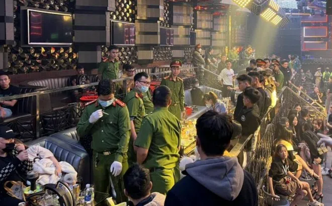 Khởi tố 4 bị can vụ mang ma túy sinh nhật bạn gái ở vũ trường lớn nhất Đà Nẵng