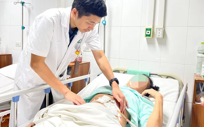 Ăn táo đỏ chưng cùng tổ yến, người phụ nữ nhập viện vì thủng ruột