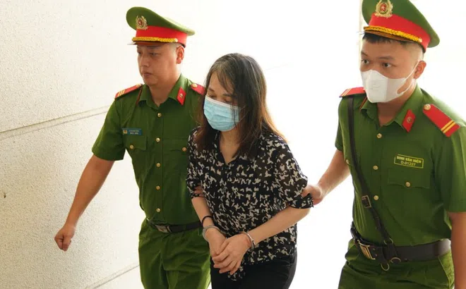 8 doanh nghiệp "lót tay" hơn 25 tỷ đồng cho cựu Cục trưởng Cục Lãnh sự