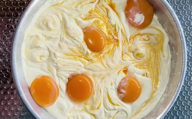 Làm trắng da bằng kem trộn trứng gà, chuyên gia rùng mình chỉ hậu quả