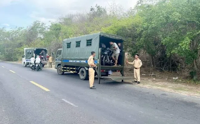 Bà Rịa - Vũng Tàu: Chặn bắt nhóm thanh thiếu niên tụ tập chạy xe lạng lách, nẹt pô