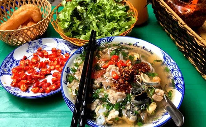 Những quán bún ốc ăn `giải nhiệt` ngày nắng nóng điên đảo ở Hà Nội