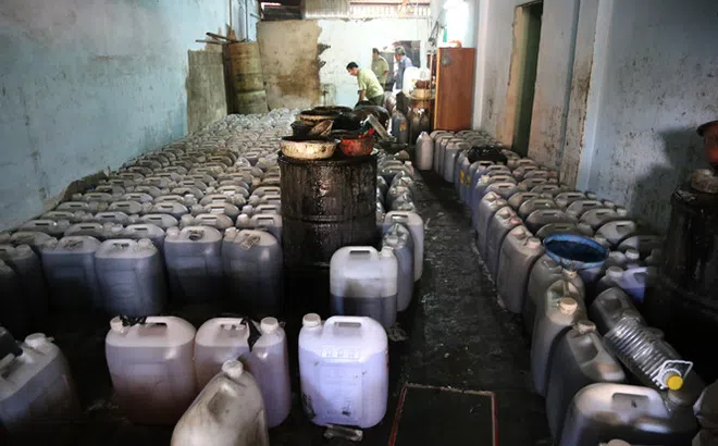 Hãi hùng dầu bẩn, hành phi