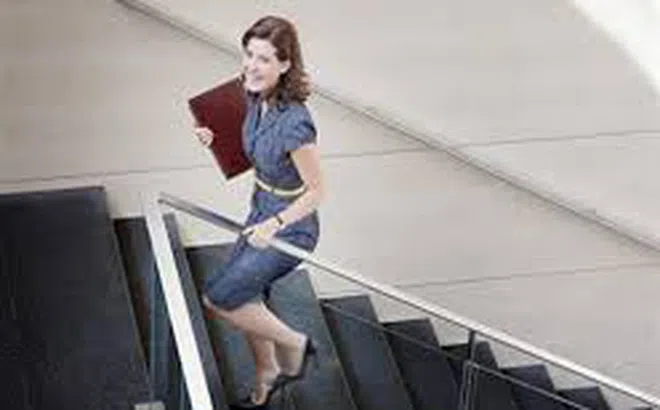 Đây là bí quyết giúp dân văn phòng ngồi nhiều mà vẫn dáng chuẩn!