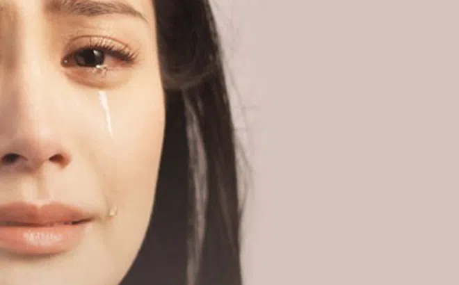 Chờ người yêu ra nước ngoài 4 năm trời, tôi nhận cái kết toàn nước mắt