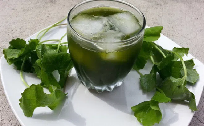 Nước rau má vừa ngon vừa mát nhưng uống theo 4 cách này thì coi chừng “rước họa vào thân”