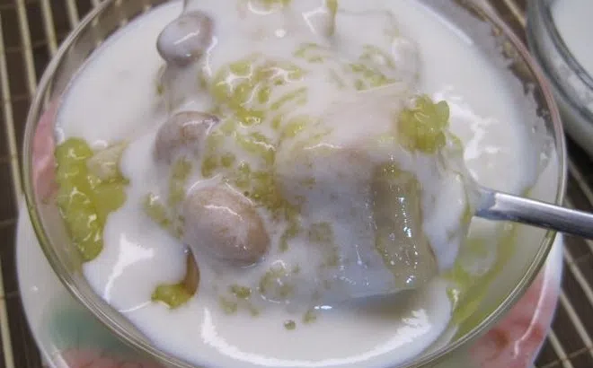 Nấu chè khoai môn chỉ với vài nguyên liệu đơn giản