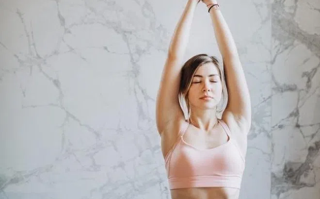 Mỗi ngày tập 2 tư thế yoga trong 10 phút giúp cơ thể săn chắc hơn