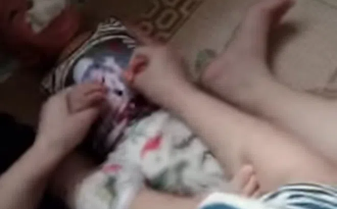 Xác minh video nữ giáo viên mầm non nghi bạo hành, nhét giẻ bẩn vào miệng bé trai 12 tháng tuổi