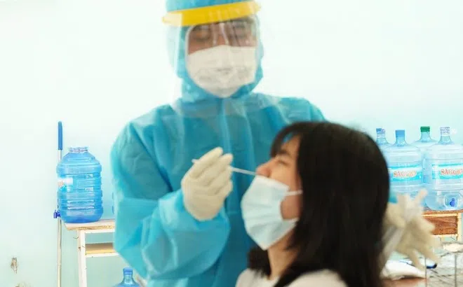 Hơn 300 sinh viên Y tế Hải Dương đang làm nhiệm vụ gì tại TP.HCM?