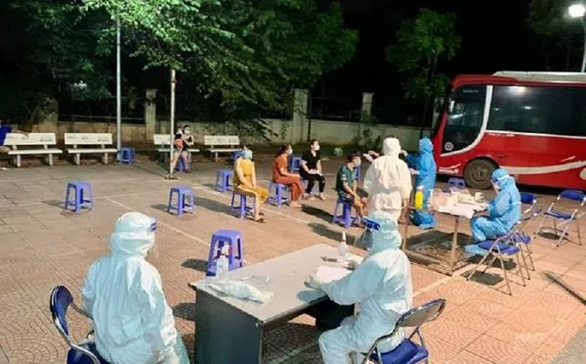 Trưa 27/7, Hà Nội thêm 36 ca dương tính COVID-19, có gia đình 5 người cũng nhiễm