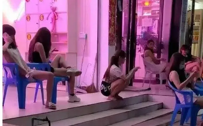 Gái bán dâm bị kiện vì cụ ông 75 tuổi tử vong trên người mình khi đang "hành sự"