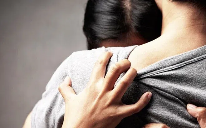 "Tiểu tam" chi 4,2 tỷ đồng "mua" chồng người khác, hành động của chính thất khiến "kẻ thứ ba" á khẩu