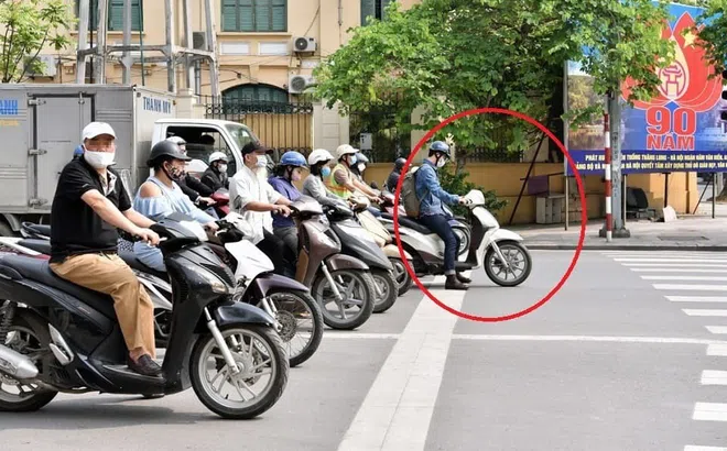 Mức phạt xe máy đè vạch dừng đèn đỏ theo quy định mới nhất