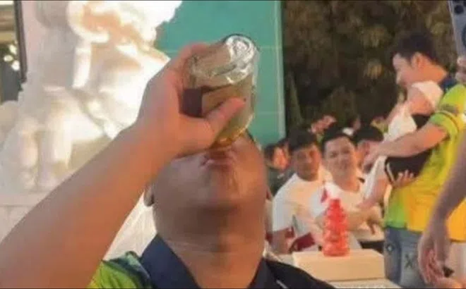 Chỉ vì 700 bảng Anh, chàng trai Thái Lan tử vong sau khi "nốc cạn" chai rượu Whisky