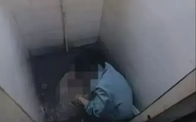 Công ty Trung Quốc bí mật lắp camera trong nhà vệ sinh để... giám sát nhân viên