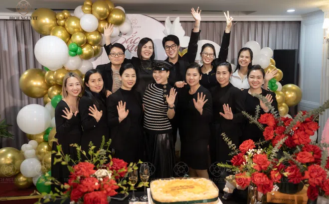 Tập thể Bich Nguyet Beauty Clinic rộn ràng trong lễ kỷ Niệm Ngày Quốc tế phụ nữ 8/3