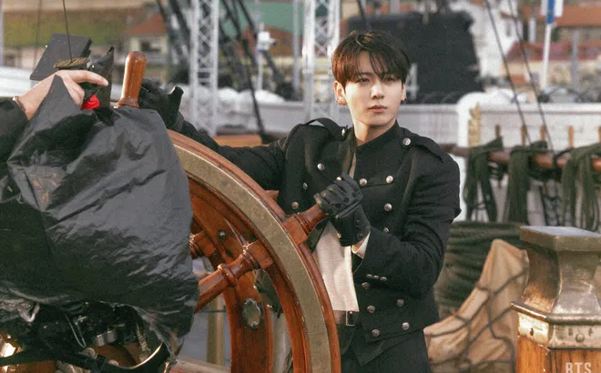 Jungkook (BTS) follow cả Kpop chỉ sau 1 đêm, cú click dành cho 2 đối thủ BLACKPINK, EXO khiến dân mạng "dậy sóng"