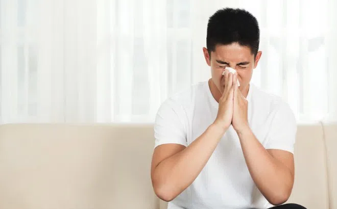 Bác sĩ cảnh báo 4 dấu hiệu có thể gây liệt nửa mặt ai cũng dễ mắc phải khi bị cảm lạnh đừng coi thường