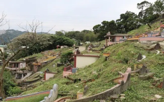 Mở quan tài sau 60 năm, cả gia đình 'chết lặng' khi thi thể vẫn nguyên vẹn: Hé lộ điều đáng sợ phía sau