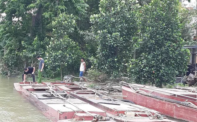 Nam Định: Cảnh sát nổ súng bắt “cát tặc” trên sông Ninh Cơ