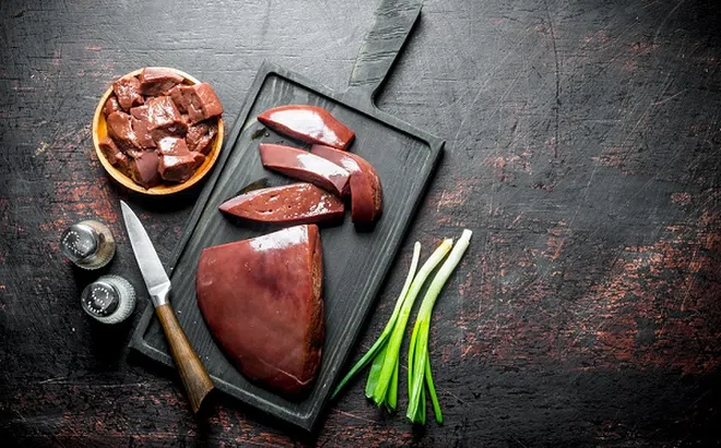 Bộ phận của lợn nhiều người tưởng “độc”, bỏ đi không tiếc: Hóa ra là kho sắt, vitamin A cực dồi dào