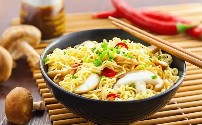 Bao nhiêu 'chất có hại' được thêm vào mì ăn liền?
