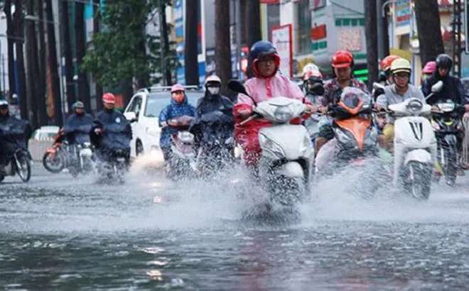 Dự báo thời tiết ngày 9/10: Trung Bộ mưa rất to, trên biển có dông mạnh