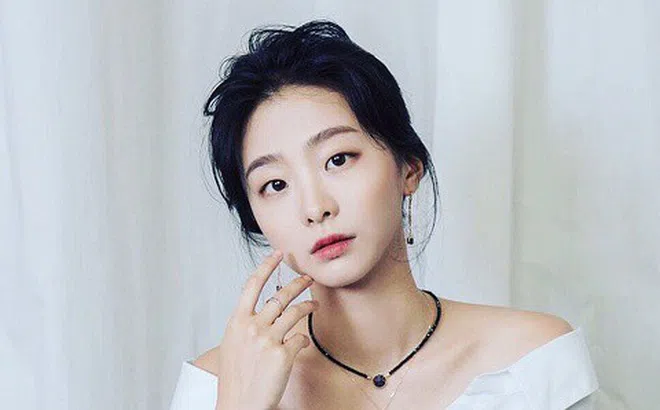 Suzy và Lee Dong Wook chiến thắng giải Nam và nữ chính xuất sắc nhất tại Korea First Brand Awards 2021