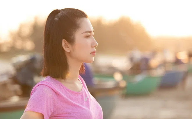 Thúy Ngân "thầm trách" ba ruột vì cách dạy dỗ thuở nhỏ