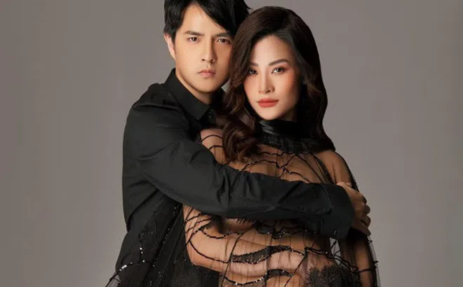 Đông Nhi khoe bụng bầu căng tròn, thần thái sang chảnh hết nấc mừng sinh nhật tuổi 32