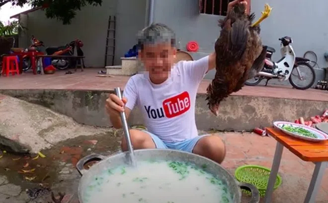 Câu view bất chấp, con trai bà Tân Vlog bị xử phạt 7,5 triệu đồng