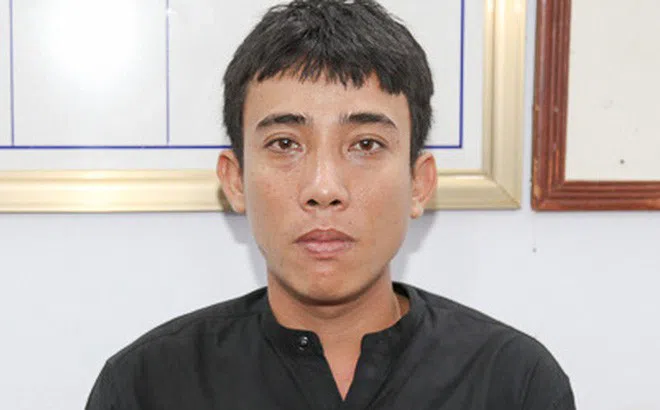 Vợ ra sức can ngăn, chồng vẫn đâm chết người tại quán bar vì… cái liếc mắt