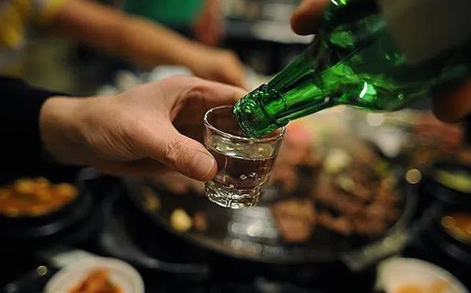 Xử phạt ép uống rượu bia, thiết thực nhưng khó làm?