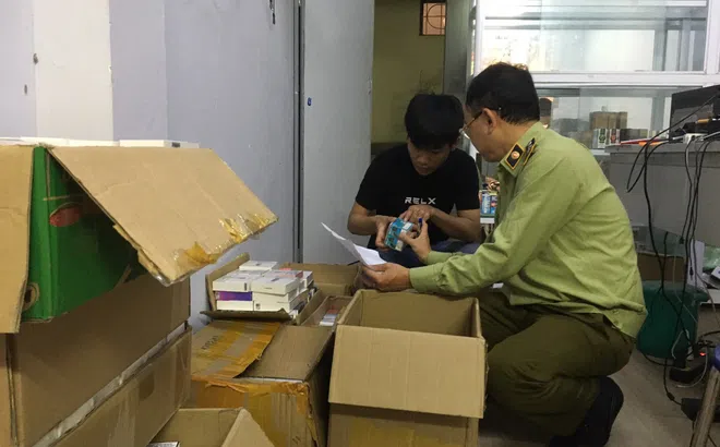 Hà Nội: Phát hiện, thu giữ số lượng lớn máy hút thuốc lá điện tử không có hóa đơn chứng từ